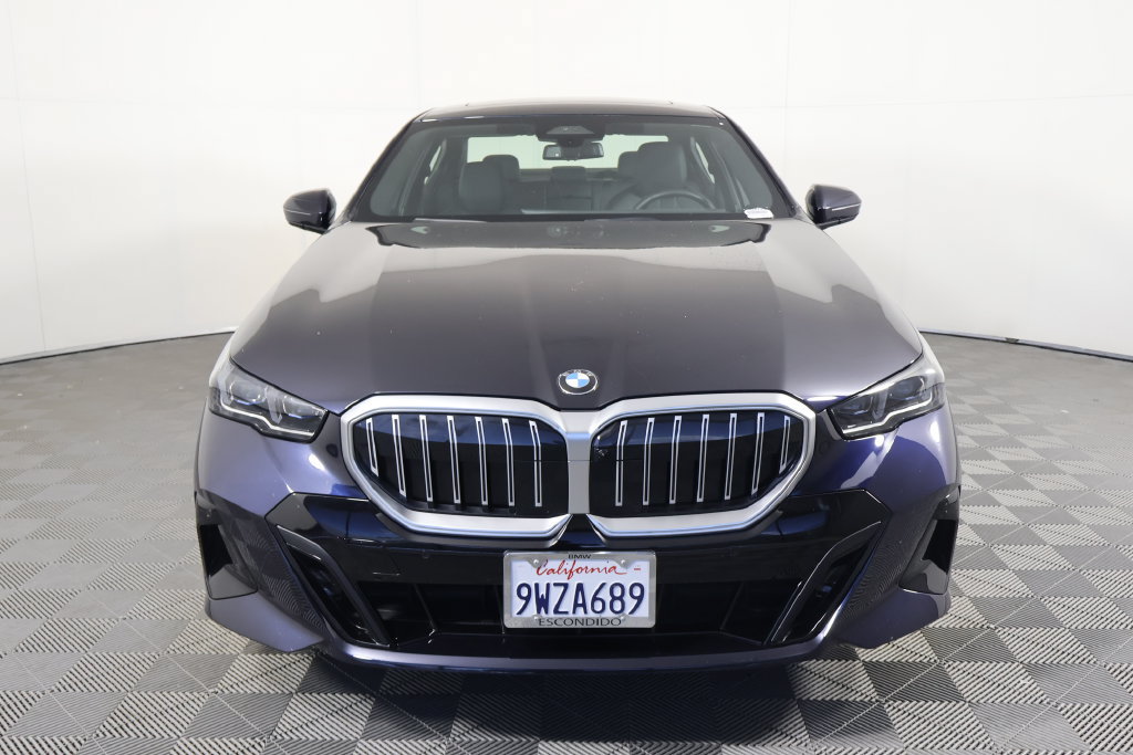 Used 2026 BMW 530i w/ M Sport Package RWD image 2
