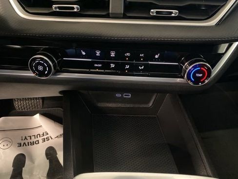 Certified 2025 Chevrolet Equinox LT image 22