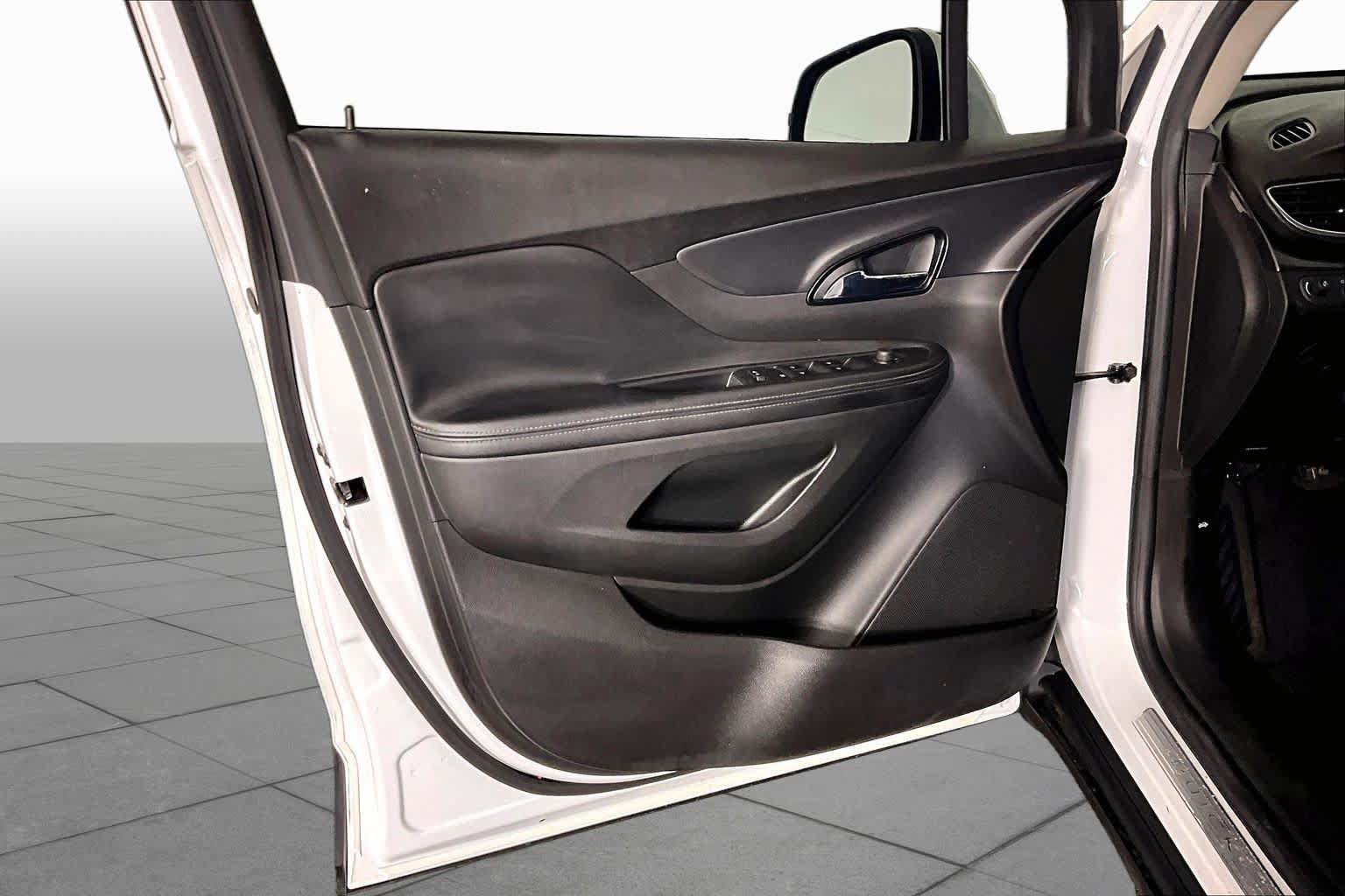 Used 2020 Buick Encore FWD image 20