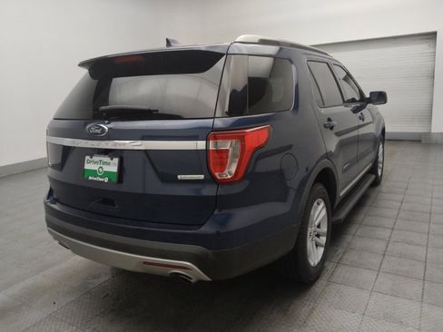 Used 2017 Ford Explorer XLT w/ Equipment Group 201A FWD image 9