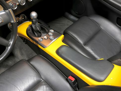 Used 2005 Chevrolet SSR w/ Preferred Equipment Group image 83