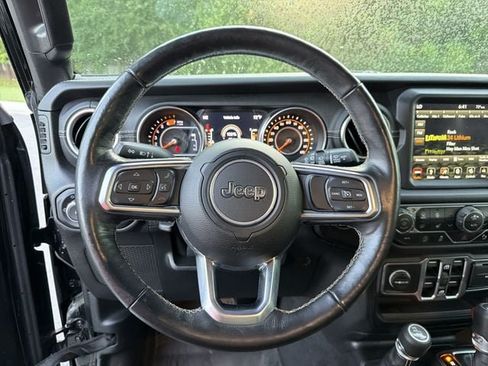 Used 2019 Jeep Wrangler Unlimited Sahara AWD/4WD image 23