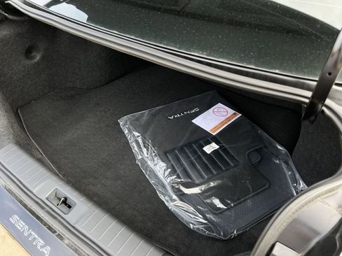 Certified 2025 Nissan Sentra SR image 28