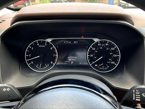 Used 2022 Nissan Rogue SV FWD image 12
