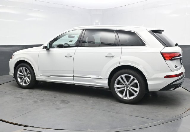 Used 2025 Audi Q7 3.0T Premium Plus AWD/4WD image 4