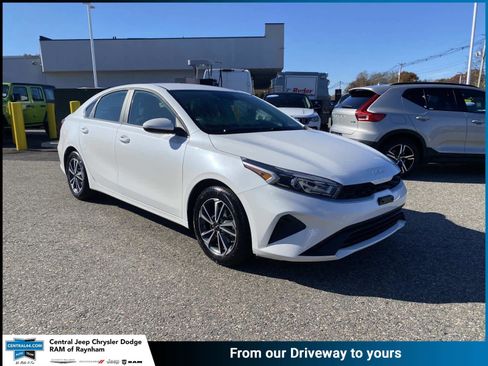 Used 2024 Kia Forte LXS image 1