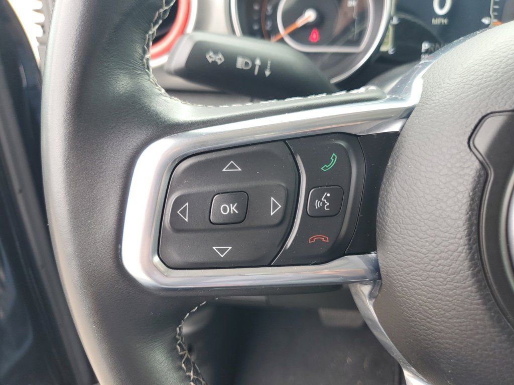 Used 2022 Jeep Wrangler Unlimited Sahara AWD/4WD image 14
