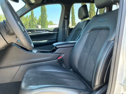 Used 2023 Jeep Grand Cherokee Trailhawk AWD/4WD image 16