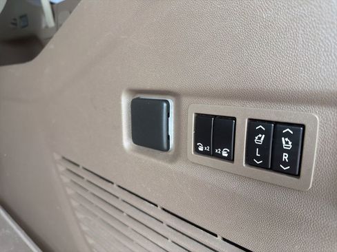 Used 2021 GMC Yukon XL Denali image 23