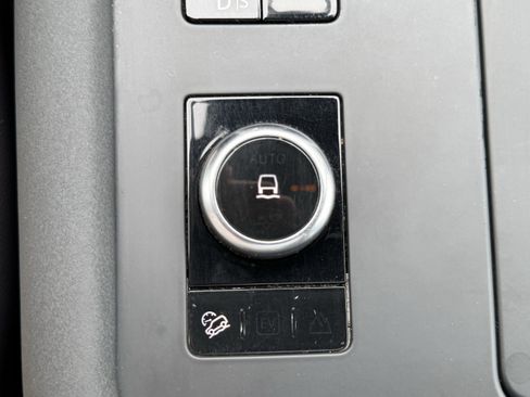 Used 2023 Land Rover Discovery S R-Dynamic image 61