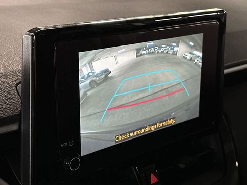 Used 2025 Toyota Corolla Cross LE FWD image 19