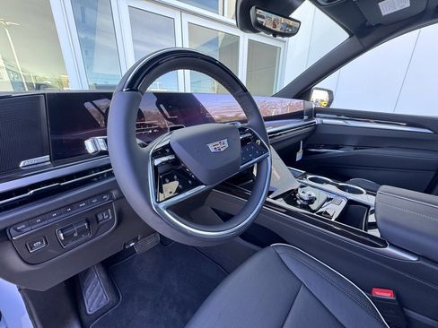 New 2026 Cadillac Escalade ESV Luxury w/ LPO, Radiant Package image 12