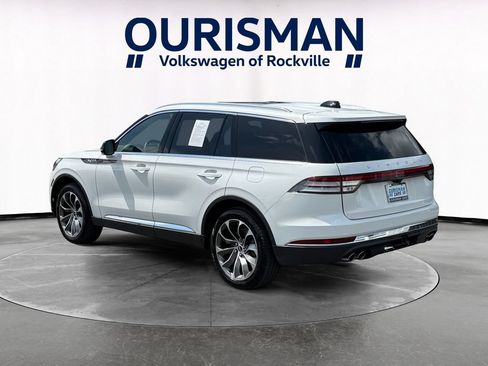Used 2025 Lincoln Aviator Reserve AWD/4WD image 4
