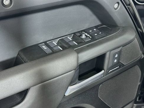 Used 2025 Land Rover Defender 110 S AWD/4WD image 18