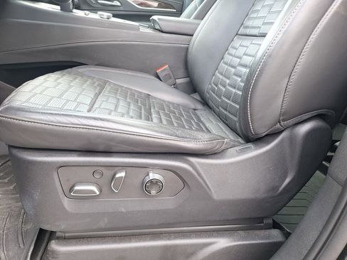 Used 2023 Cadillac Escalade ESV Sport Platinum w/ Heavy-Duty Trailer Package image 35