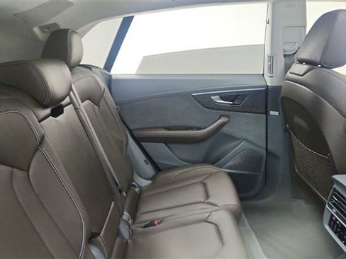 Used 2023 Audi Q8 Prestige w/ Prestige Package image 26