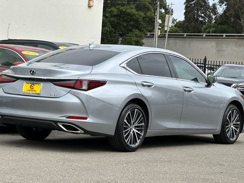 Used 2025 Lexus ES 350 w/ Premium Package FWD image 4