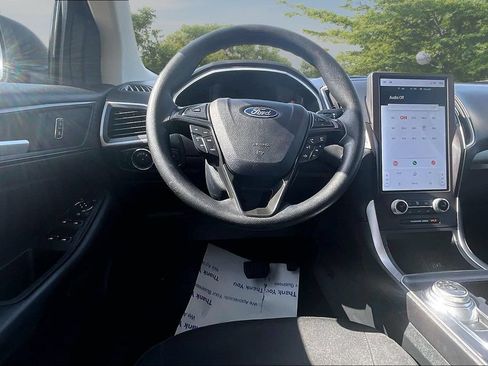 Certified 2021 Ford Edge SE FWD image 5