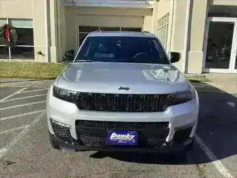 New 2025 Jeep Grand Cherokee L Limited w/ Black Appearance Package image 2