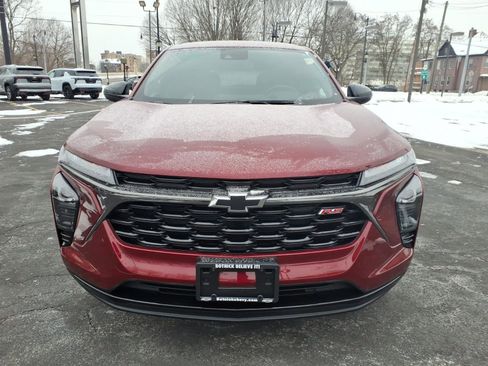 Used 2025 Chevrolet Trax RS w/ Sunroof Package image 8
