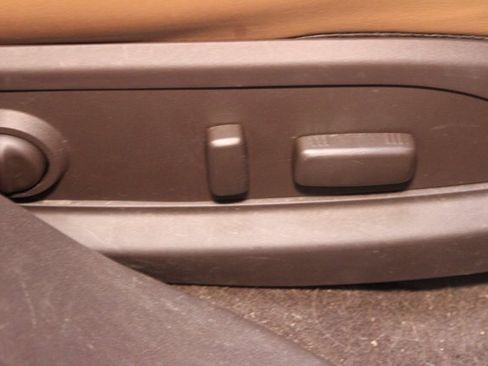 Used 2016 Buick Enclave Premium image 12