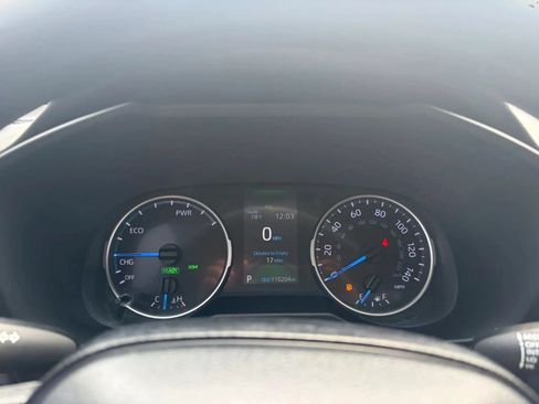 Used 2020 Toyota RAV4 XLE w/ Carpet Mat Package AWD/4WD image 17