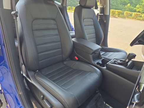 Used 2024 Honda CR-V EX-L image 10