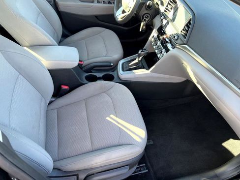 Used 2020 Hyundai Elantra SEL image 10