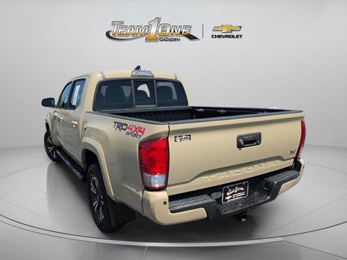 Used 2016 Toyota Tacoma TRD Sport image 6