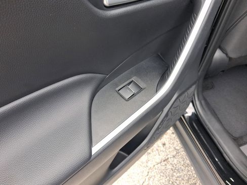 Used 2025 Toyota RAV4 XLE image 29