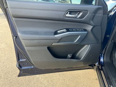 New 2025 Nissan Pathfinder SL w/ Lighting Package (N92) image 14