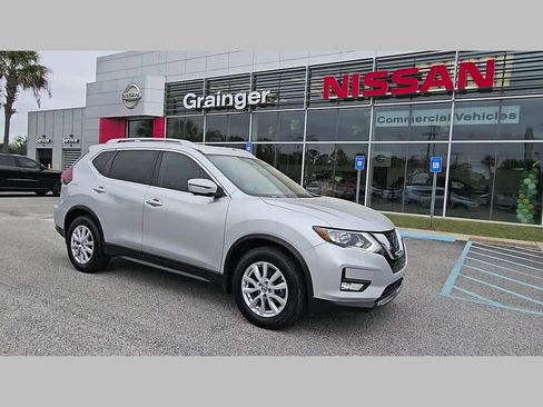 Used 2018 Nissan Rogue SV w/ Premium Package image 17