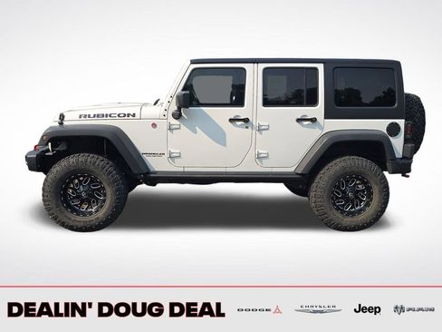 Used 2015 Jeep Wrangler Unlimited Rubicon AWD/4WD image 3