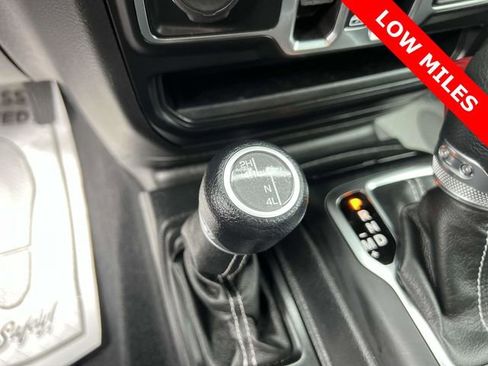 Used 2021 Jeep Gladiator Overland w/ Cold Weather Group AWD/4WD image 24