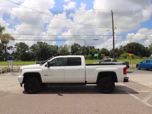 Used 2017 GMC Sierra 2500 SLT w/ All Terrain X HD Package AWD/4WD image 8