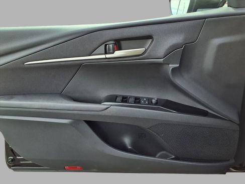 Used 2025 Toyota Camry Hybrid image 16