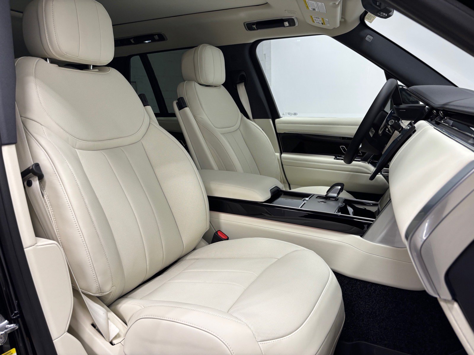 Used 2026 Land Rover Range Rover SE AWD/4WD image 28