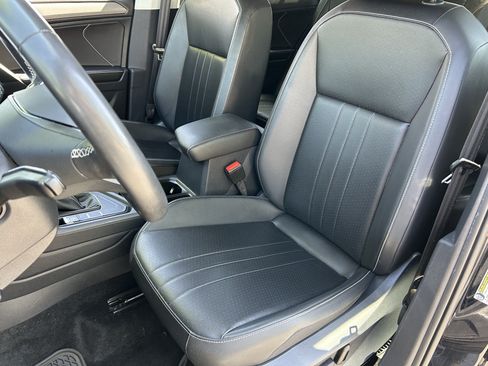 Used 2024 Volkswagen Tiguan SE FWD image 19