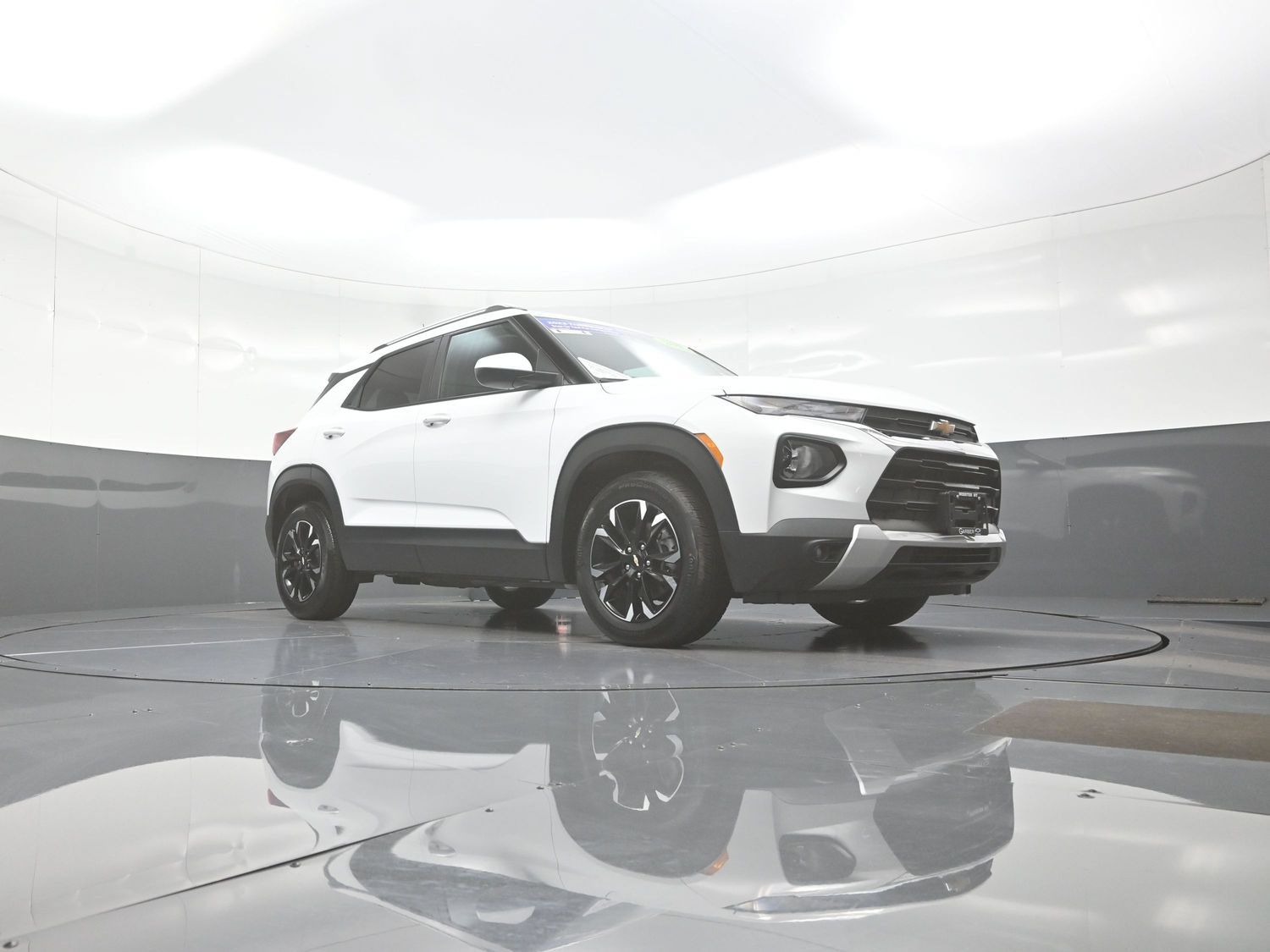 Used 2023 Chevrolet TrailBlazer LT w/ Convenience Package FWD image 9