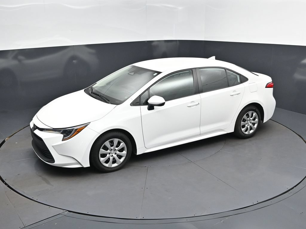 Used 2024 Toyota Corolla LE FWD image 31