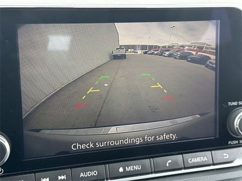 Used 2022 Nissan Rogue SV image 17