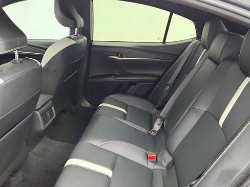 Used 2025 Toyota Camry SE FWD image 18