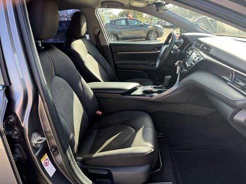 Used 2019 Toyota Camry LE image 14