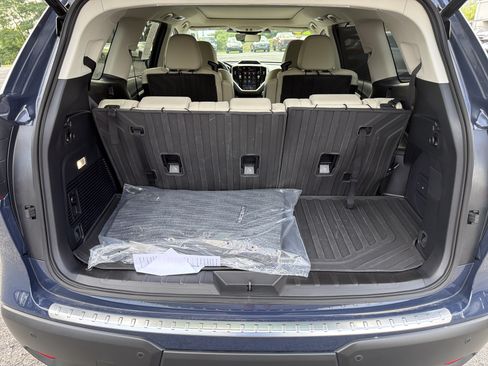 Used 2025 Subaru Ascent Limited w/ Popular Package #2 AWD/4WD image 5