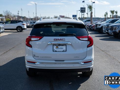 Used 2024 GMC Terrain Denali w/ Denali Premium Package image 4