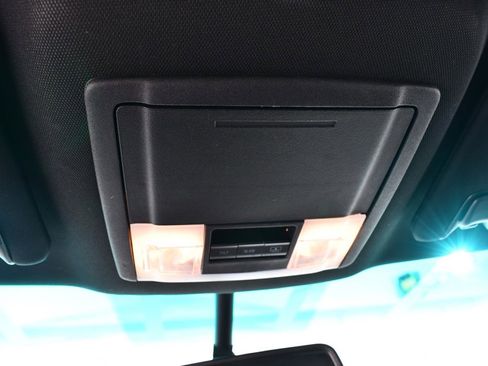 Used 2016 Ford Explorer XLT w/ Equipment Group 202A image 35