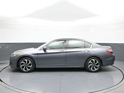 Certified 2017 Honda Accord EX-L image 9