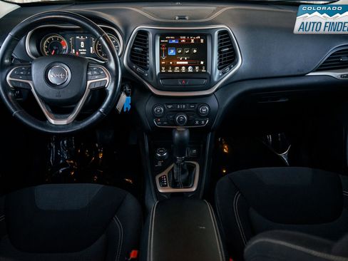 Used 2016 Jeep Cherokee Latitude w/ Cold Weather Group AWD/4WD image 23