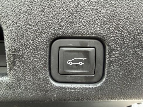 Certified 2024 GMC Acadia AT4 w/ Luxury Package image 11