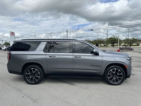 Used 2021 Chevrolet Suburban RST w/ Luxury Package AWD/4WD image 8